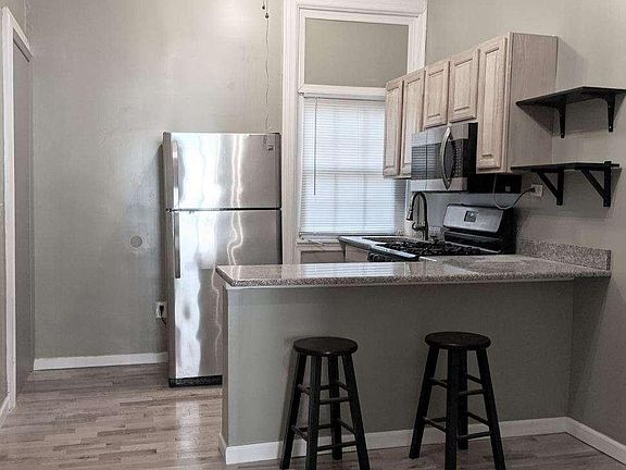 2nd image of 4438 Sansom St #1