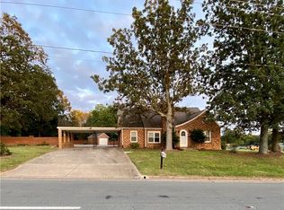 1230 Rauhut St, Burlington, NC 27217