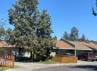 900 SE Stratford Ct, Bend, OR 97702