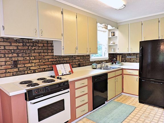 3rd image of 1022 Davidson Dr