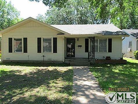 1st image of 2105 W 1st Ave