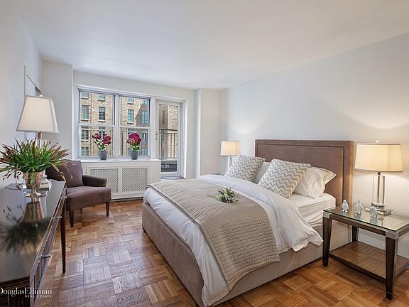 5th image of 130 E 63rd St APT 11C