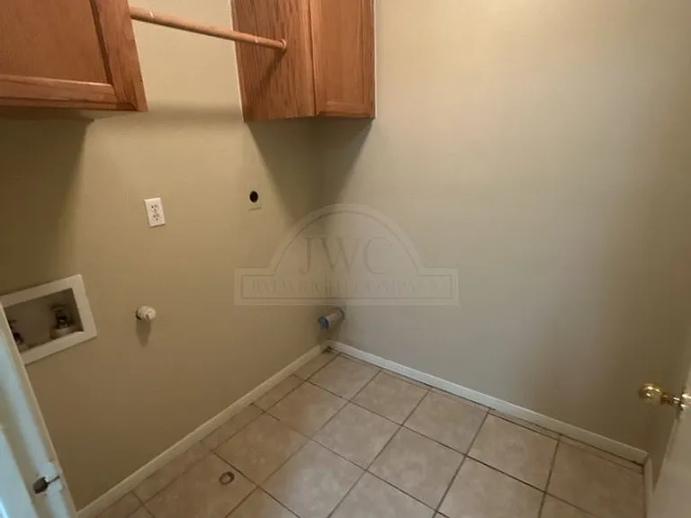 1905 Windward Dr — Photo 6