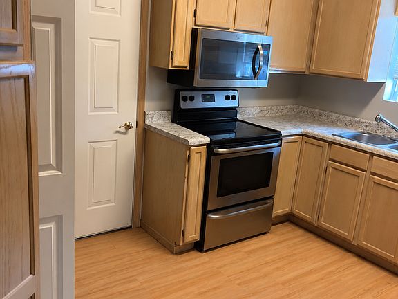 5th image of 1334 5th Ave S #8