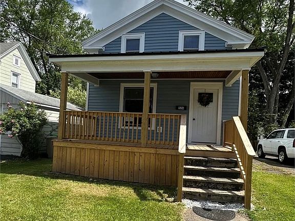 2nd image of 526 W Lake Ave