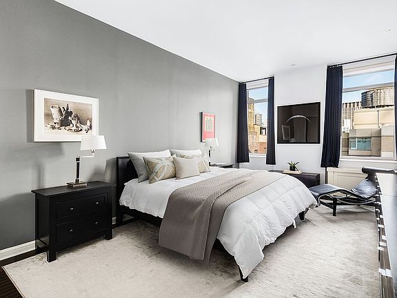 4th image of 252 7th Ave APT 15I