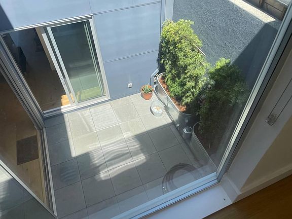 4th image of 1409 Hudson Ave