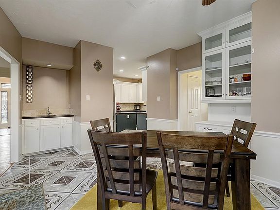 5th image of 1715 Briarchester Dr