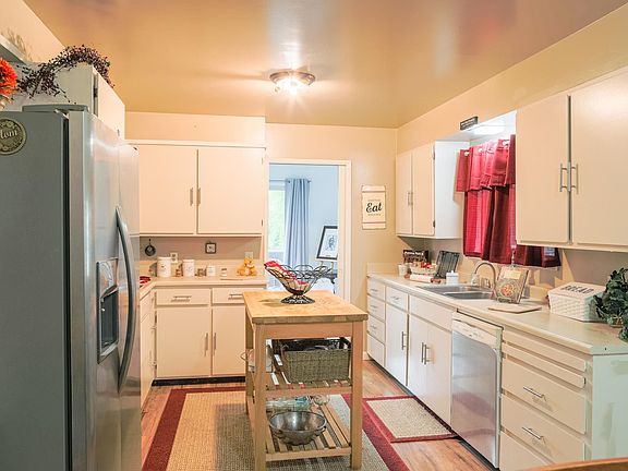 4th image of 2251 Taylor Ave