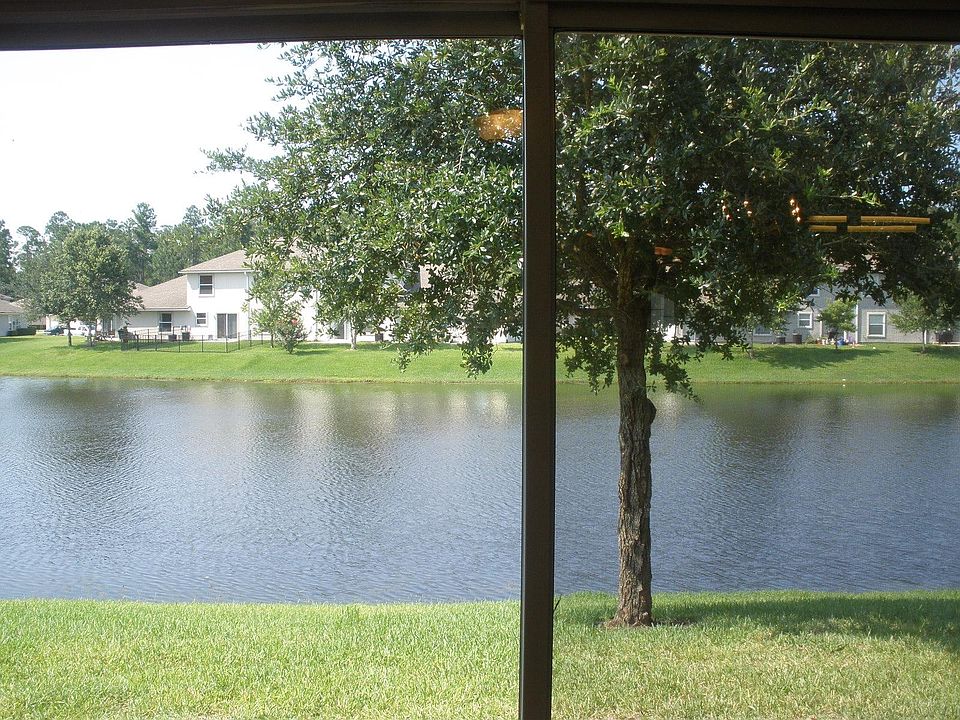 LvRm Pond View1