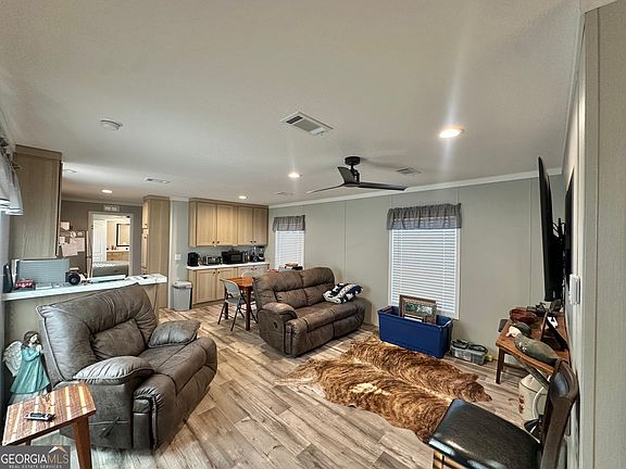 5th image of 82 Ashley Ln