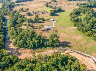 5777 White Oak Rd, Mc Ewen, TN 37101