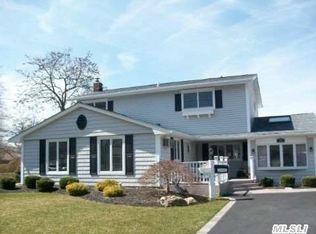 52 Budenos Dr, Sayville, NY 11782
