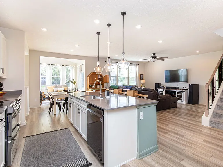 6787 Oakcrest Dr — Photo 36
