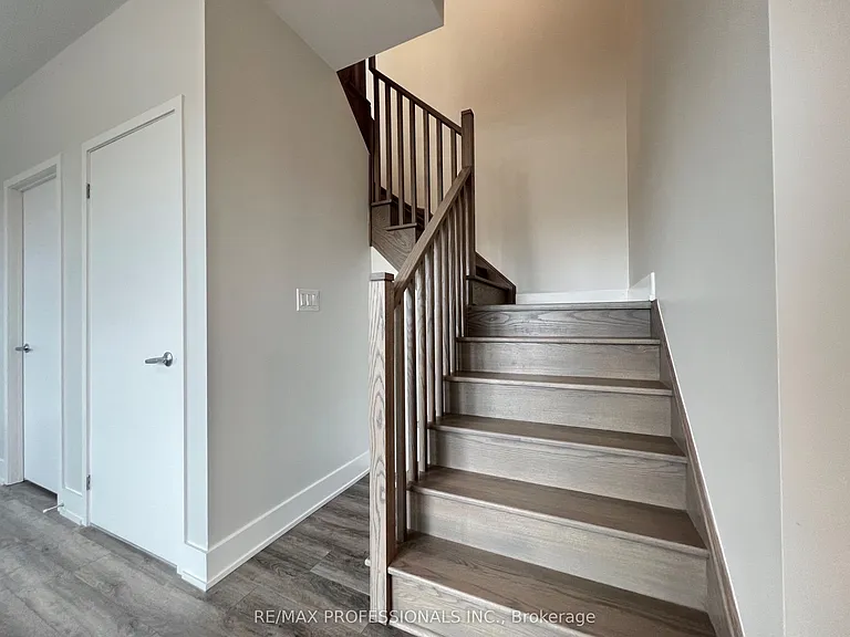 62 Dixfield Dr #121 — Photo 12
