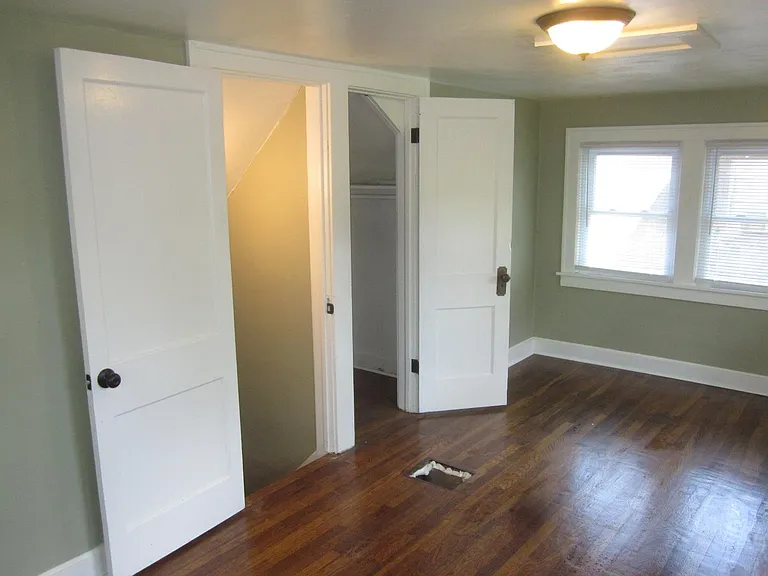 5208 Euclid Ave — Photo 15
