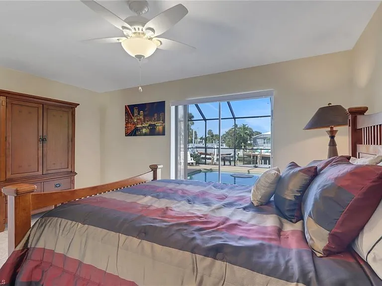 562 Goldcoast Ct — Photo 15