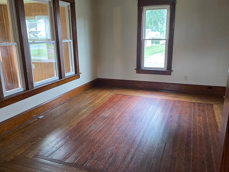 239 Burt Ave — Photo 9