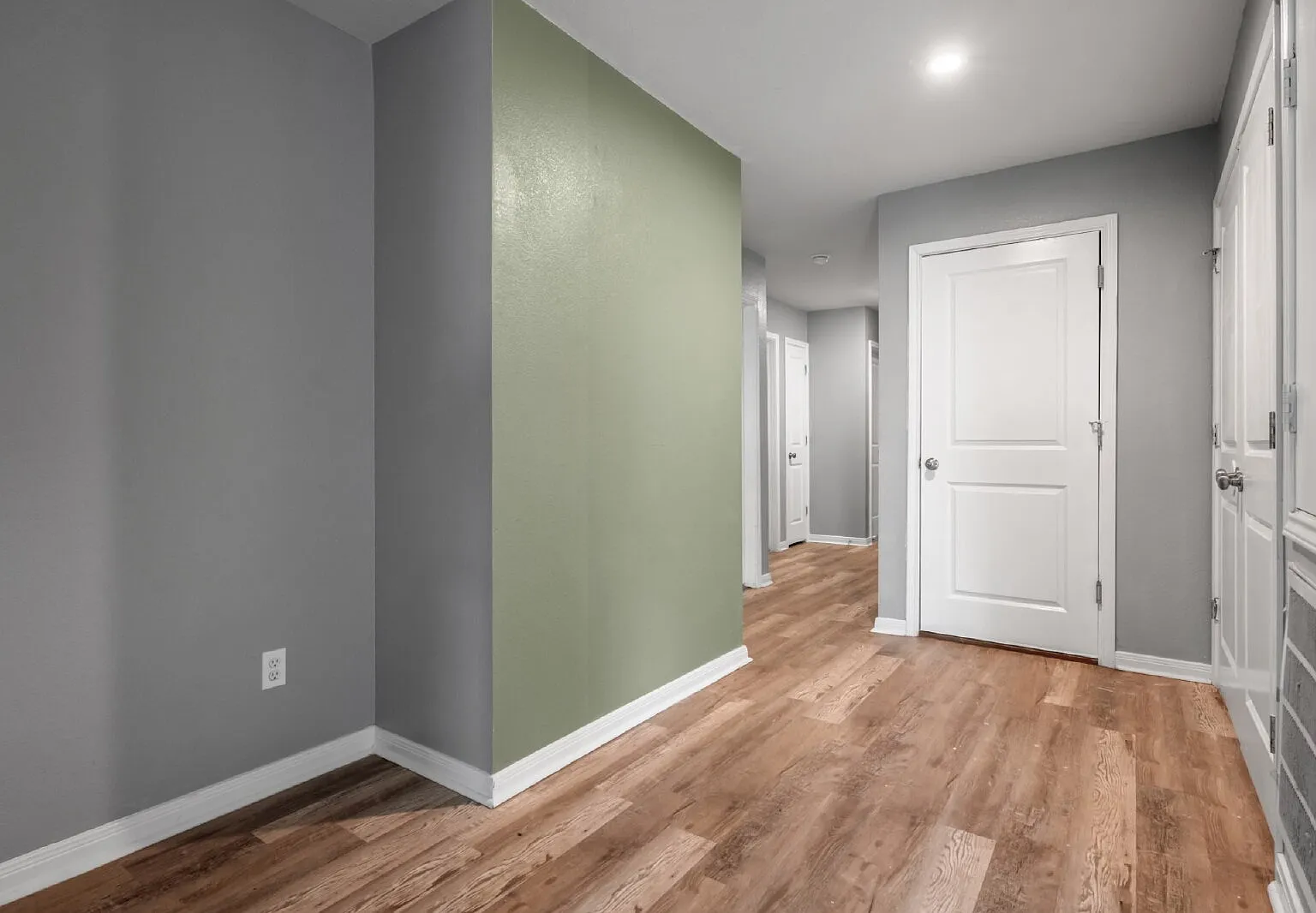 3 bed, 2.0 bath, 1200 sqft, $1,550 — Photo 4