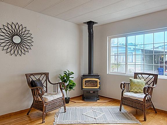 4th image of 166 Anita Ave #166