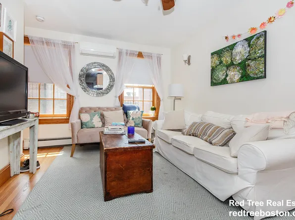 89 Myrtle St, Boston, MA