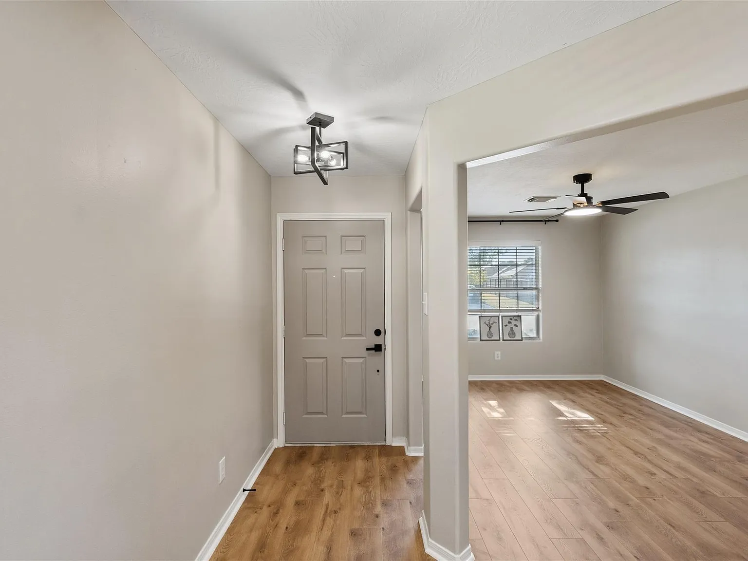 3 bed, 2.0 bath, 1577 sqft, $2,000 — Photo 3