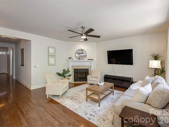 5th image of 5 Hoolet Ct