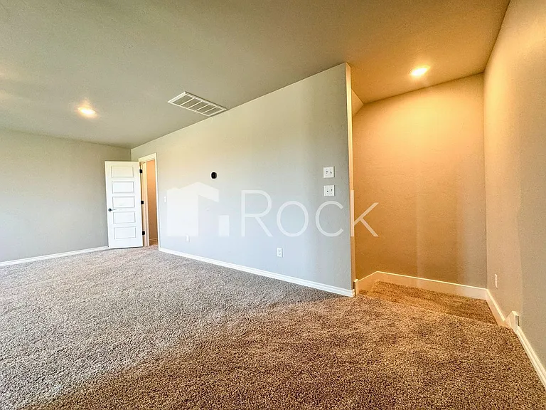 19113 Grove Pkwy — Photo 35