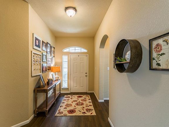 Front foyer with neutral colors.
