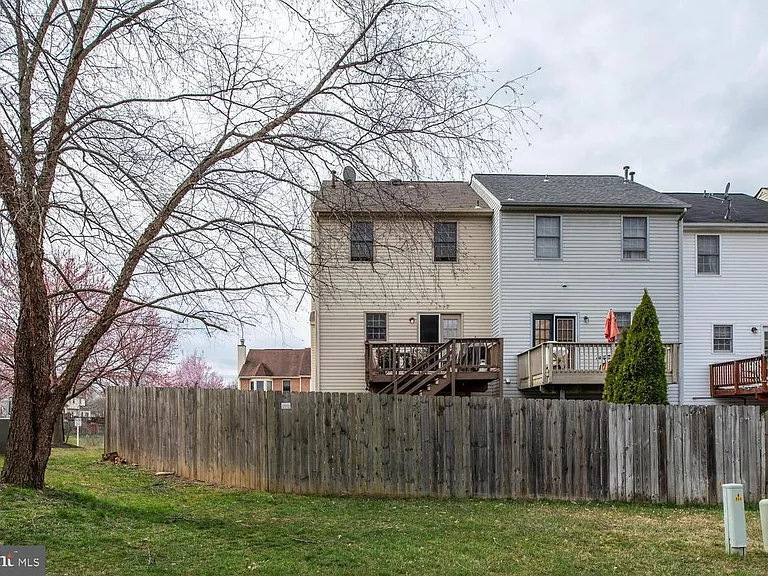 200 Barrie Pl — Photo 46