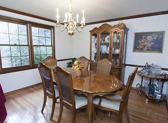 3rd image of 186 Courtney Pl