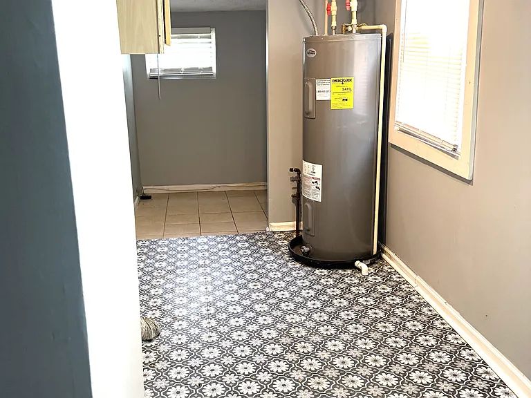 3556 Central Ave — Photo 18