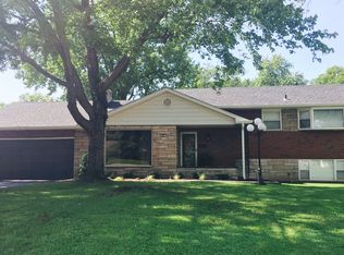 64 Oaklawn Dr, Granite City, IL 62040