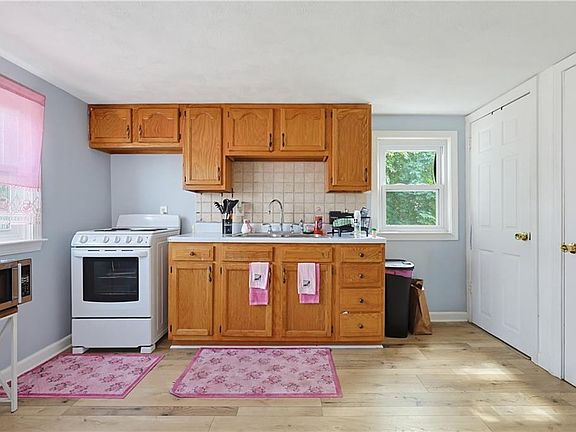 3rd image of 47 Sibyl St