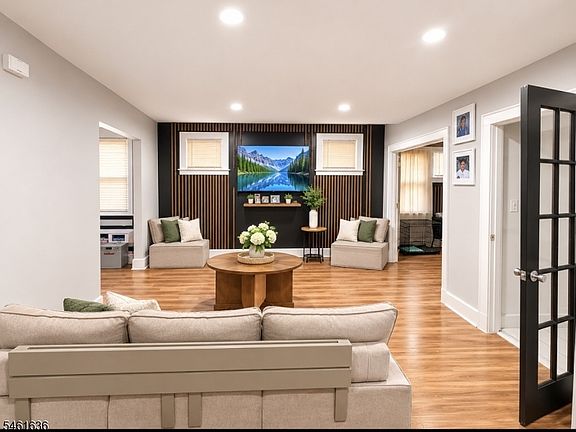 2nd image of 81 Delmar Pl
