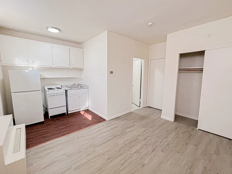 610 Farmington Avenue — Photo 6
