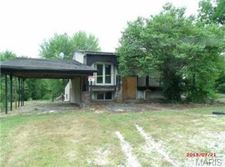 2151 Robertsville Rd, Villa Ridge, MO 63089