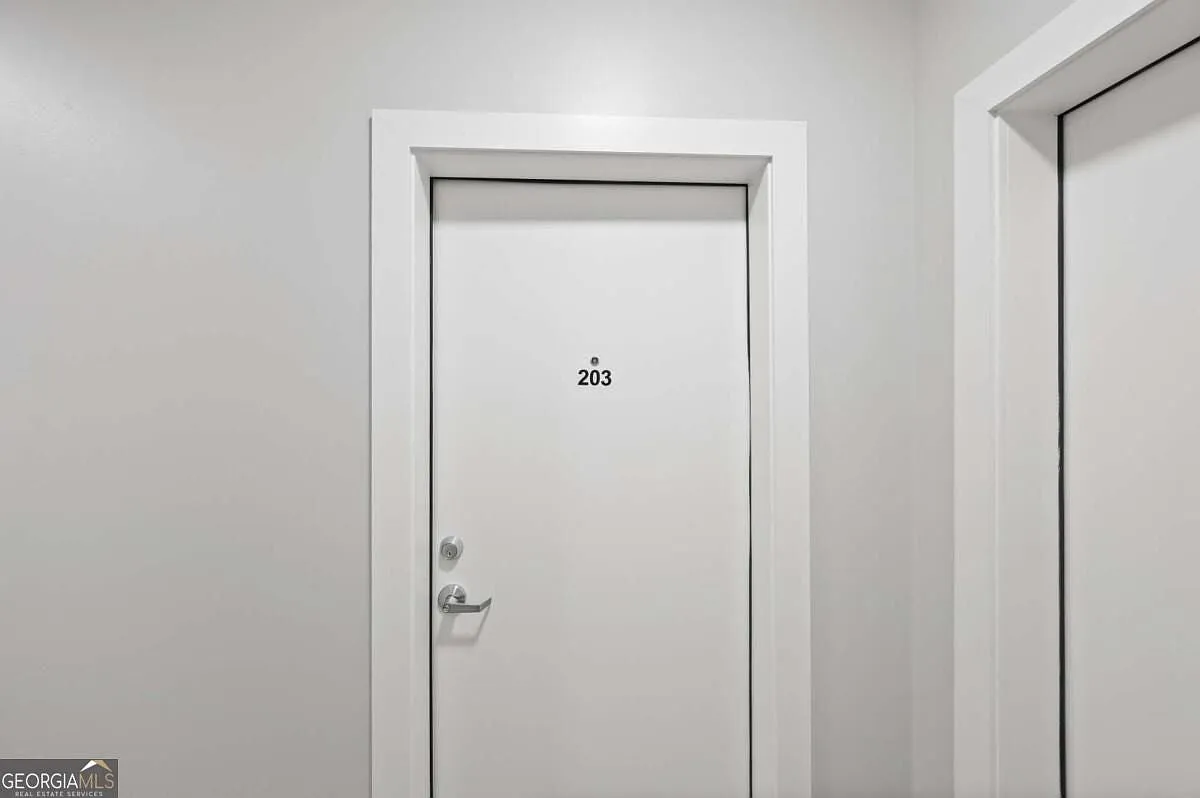 1 bed, 477 sqft, $1,300 — Photo 2
