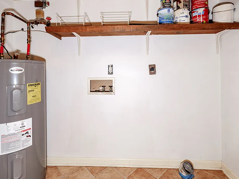 LAUNDRY AREA