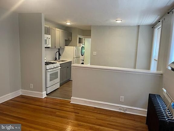 3rd image of 623 Pine St #25-25-2R