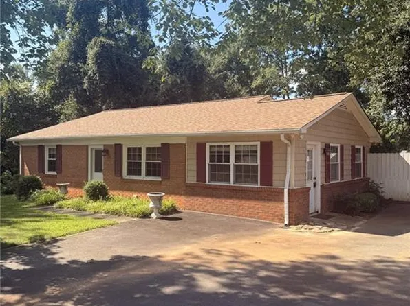 122 Redwood Bnd, King, NC 27021