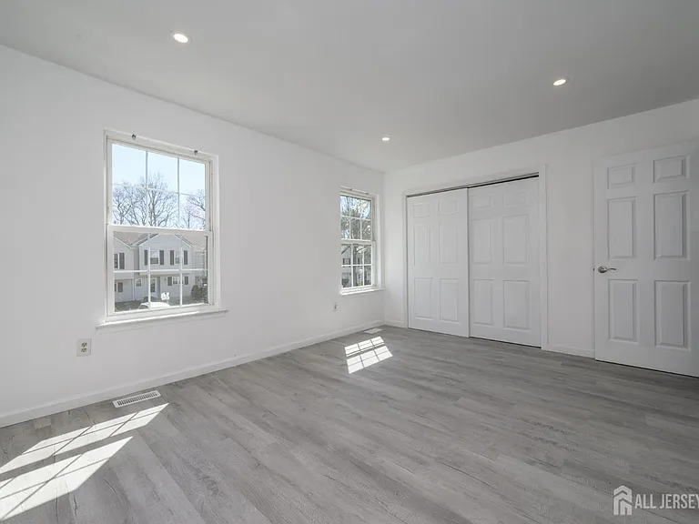 805 Darlington Dr — Photo 23