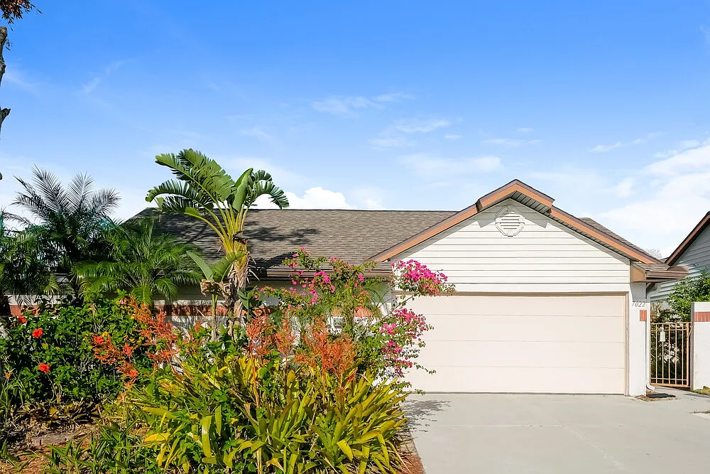 3 bed, 2.0 bath, 1794 sqft, $2,795 — Photo 1