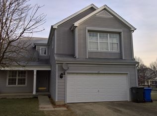 25 Sheffield Ct, South Elgin, IL 60177