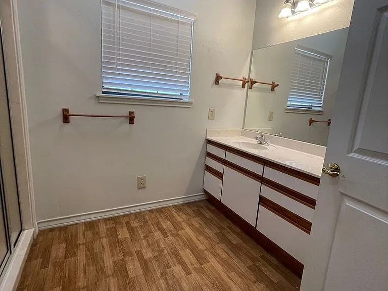 1375 Canyon Trce #B — Photo 15