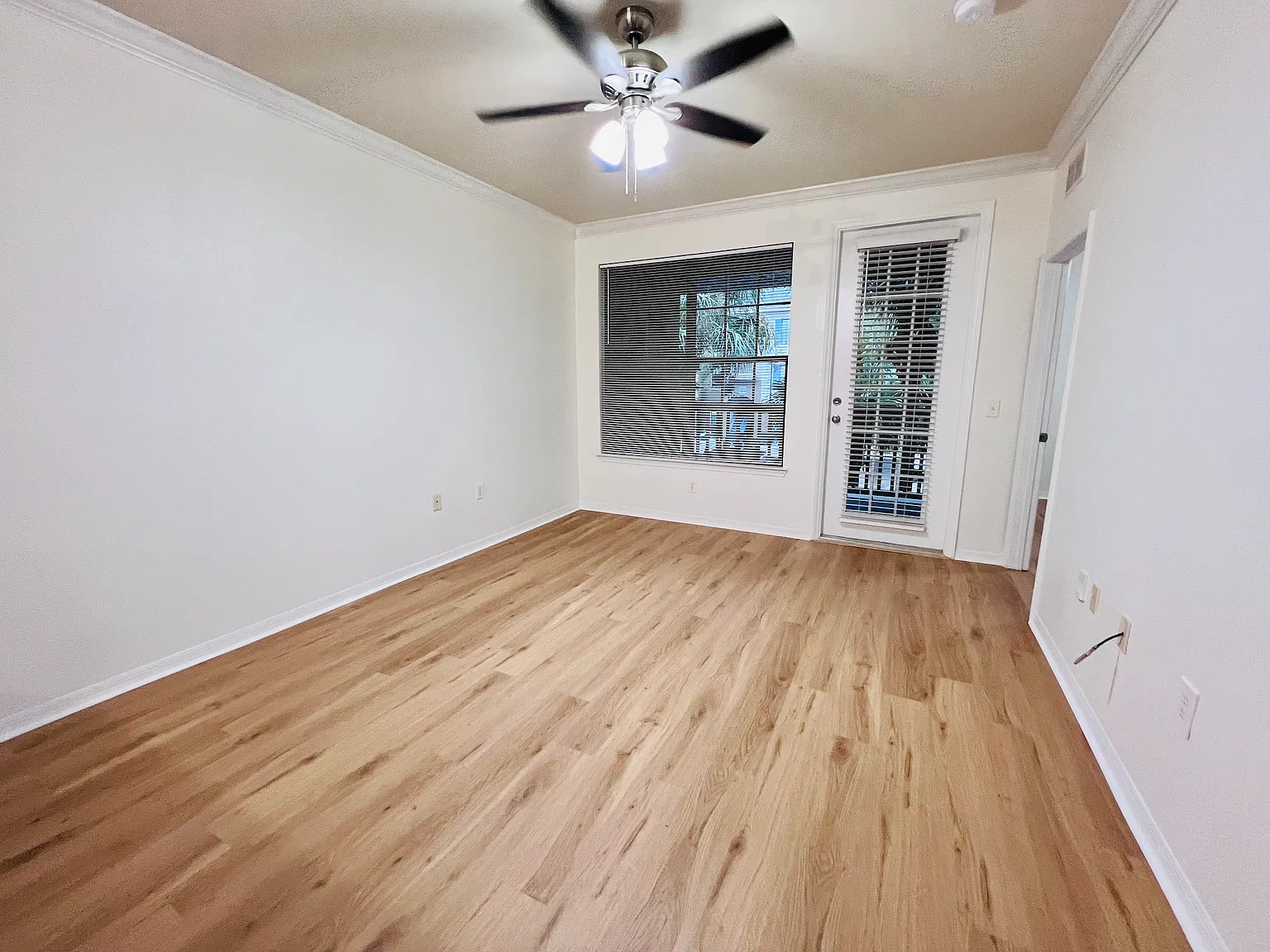 1 bed, 845 sqft, $1,450 — Photo 3