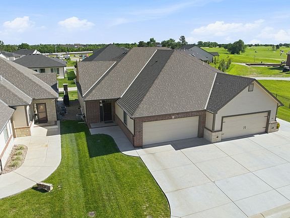 3rd image of 818 N McCloud Cir Unit 109