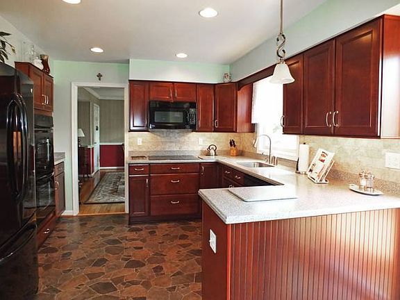 Kitchen, view 1