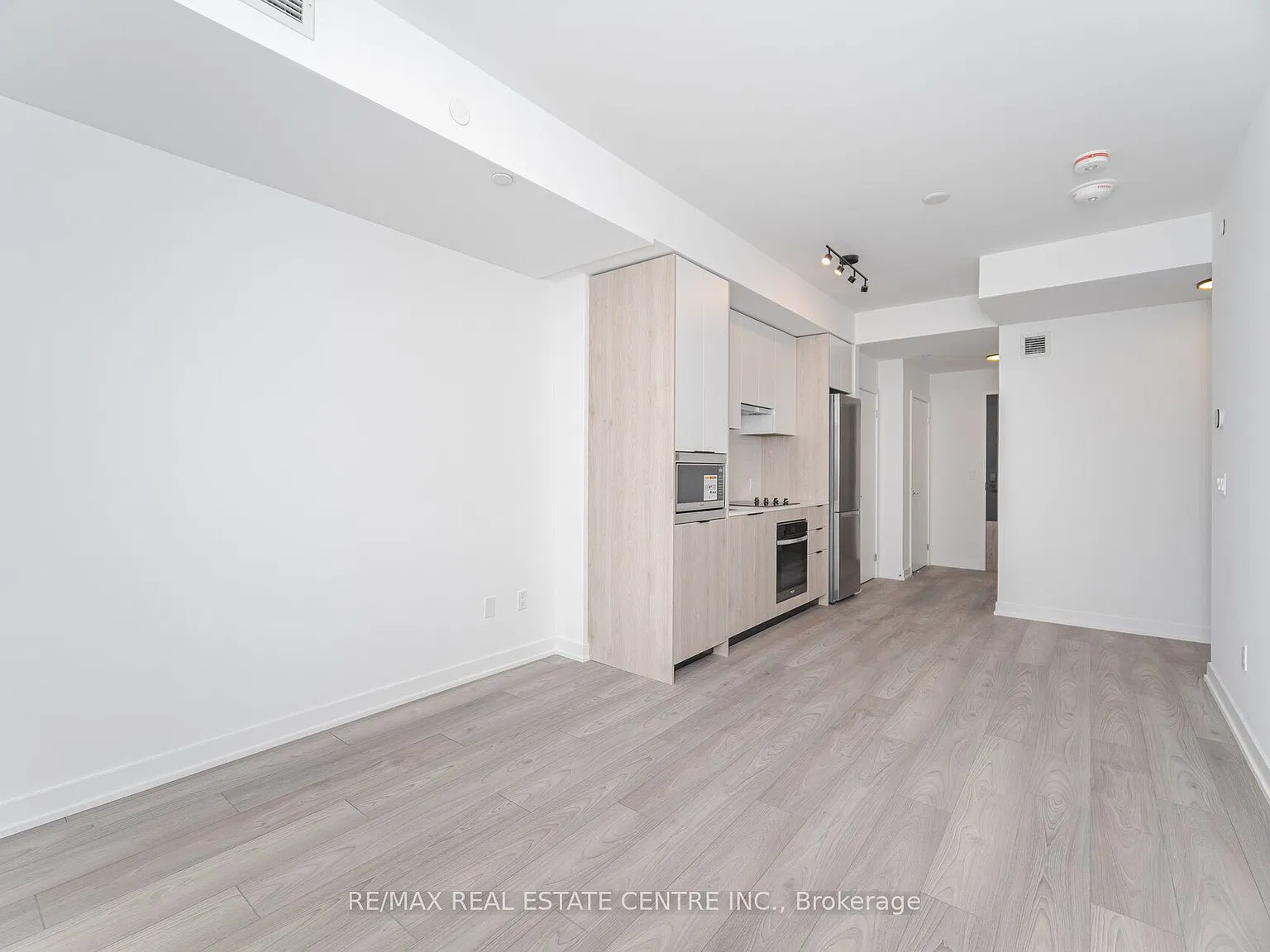 2 bed, $2,100 — Photo 3