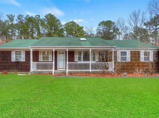 3 Evergreen Dr, Manorville, NY 11949